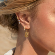 Load image into Gallery viewer, MINI CAMELIA GOLD EARRINGS