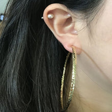 Load image into Gallery viewer, Hermes 3 Inch Hammered Hoops