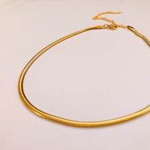 Load image into Gallery viewer, SNAKE GOLD NECKLACE