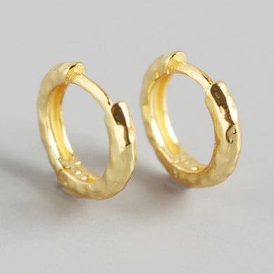 TONE HAMMERED GOLD EARRINGS