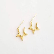 Load image into Gallery viewer, STAR CRUSHED GOLD HUGGIE EARRINGS