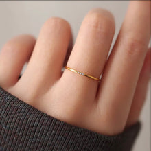 Load image into Gallery viewer, DAINTY GOLD RING