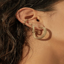 Load image into Gallery viewer, THE AMIRA GOLD HOOP EARRINGS